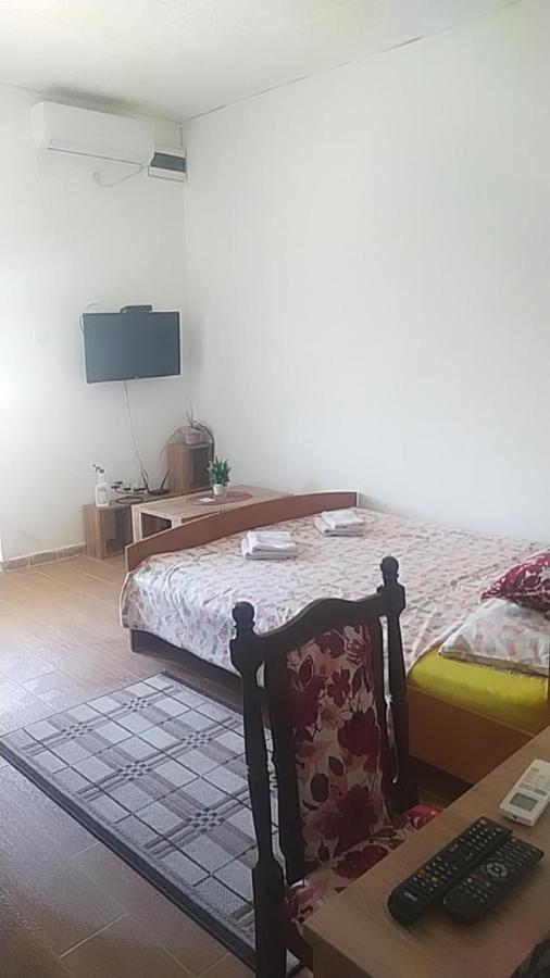 Apartman Laki Appartement Kotor Buitenkant foto